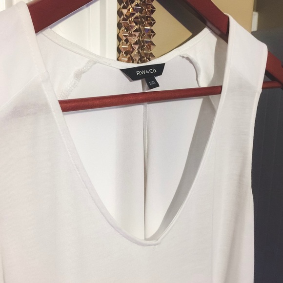 RW&Co. — Lightweight Flowy White Tank - Picture 2 of 6